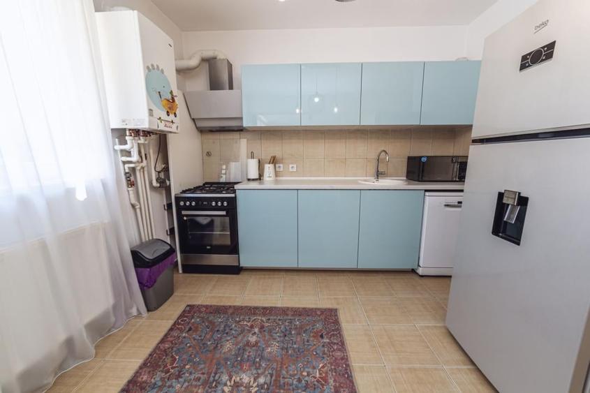 Apartament cu 3 camere decomandat, mobilat în Prelungirea Ghencea