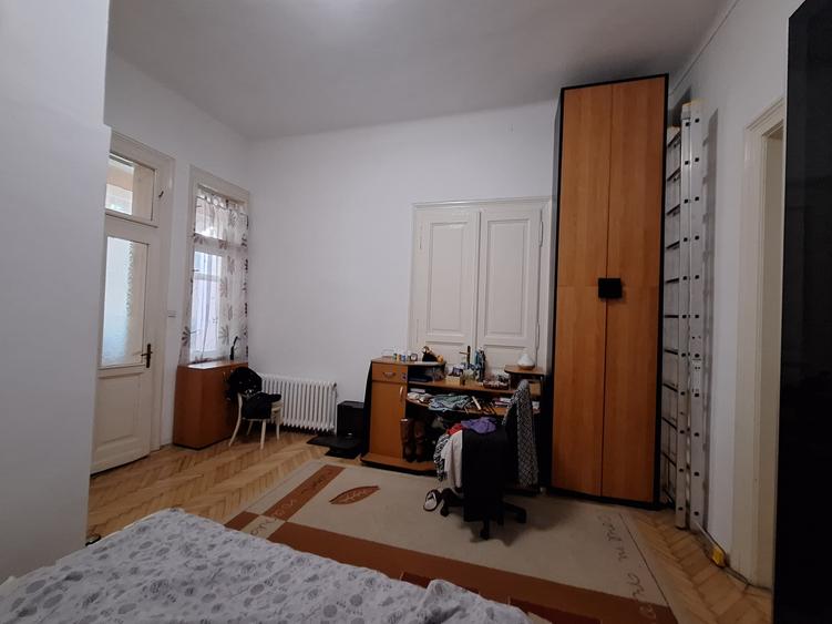 Apartament cu 4 camere circular, mobilat în P-ța Maria
