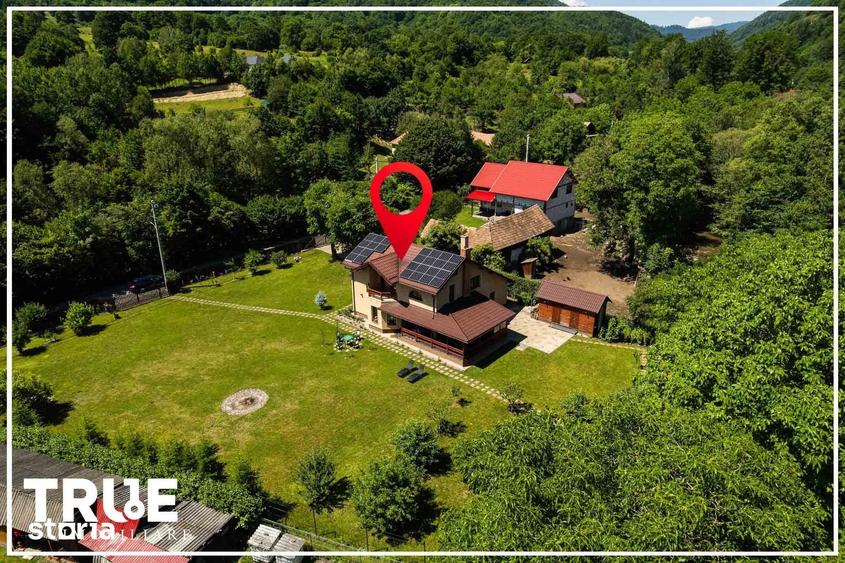 Casă cu 4 camere cu Teren 2500 Mp în Deda