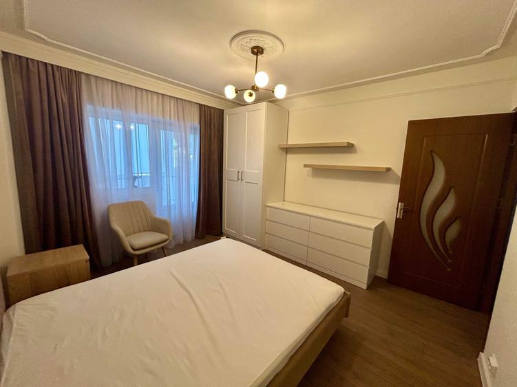 Apartament cu 3 camere decomandat în Păcurari