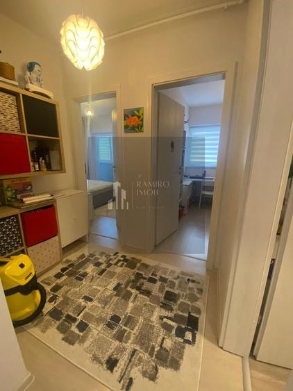 Apartament cu 3 camere semidecomandat, mobilat în Metalurgiei