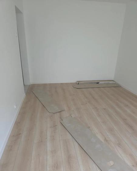 Apartament cu 3 camere decomandat în Berceni