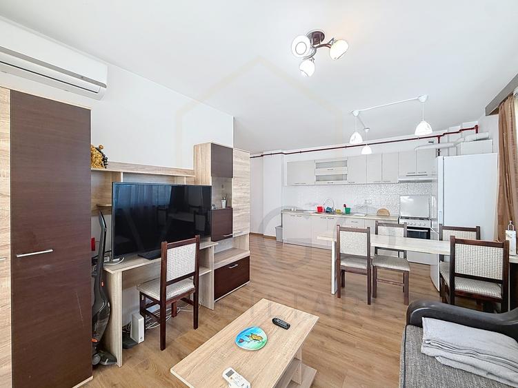 Apartament cu 2 camere semidecomandat, mobilat în Central