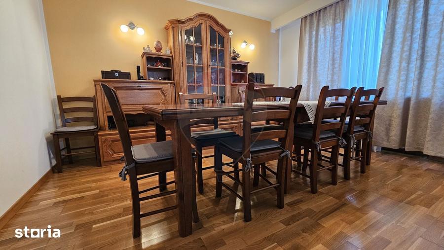 Casă cu 8 camere cu Teren 811 Mp în Obcini