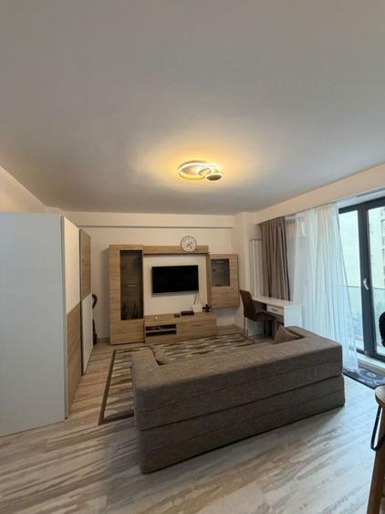 Apartament cu 2 camere semidecomandat, mobilat în Nordului