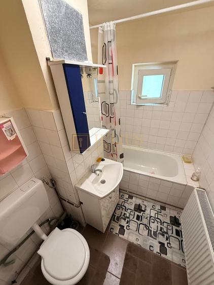 Apartament cu 3 camere decomandat, mobilat în Soarelui