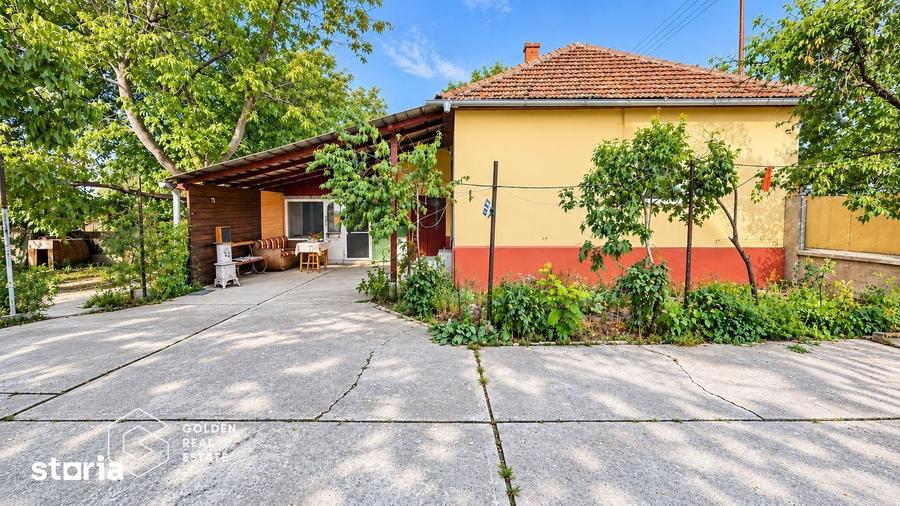 Casă cu 7 camere cu Teren 2929 Mp în Șiria