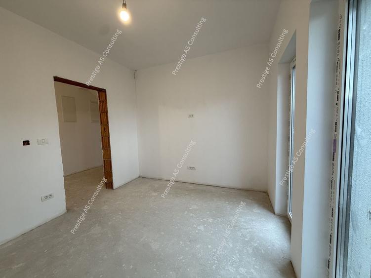 Duplex cu 4 camere cu Canalizare în Giarmata