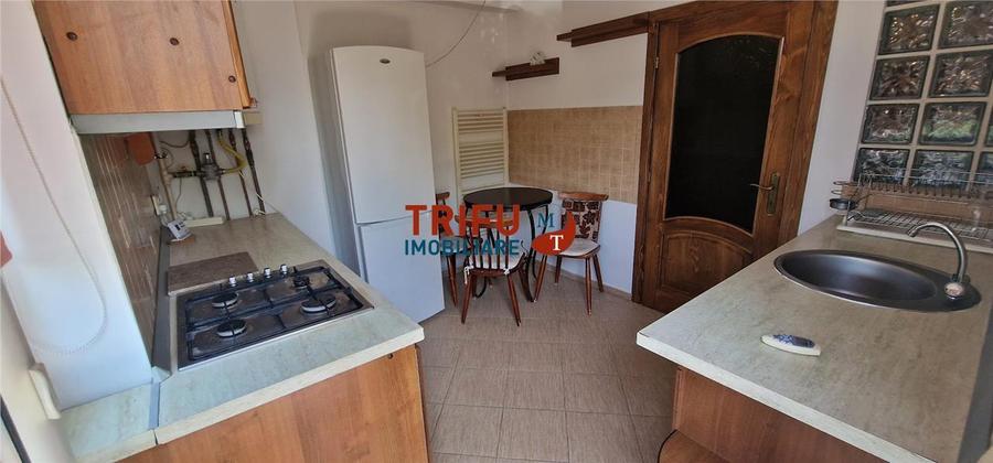Apartament cu 3 camere decomandat, mobilat în Cetate