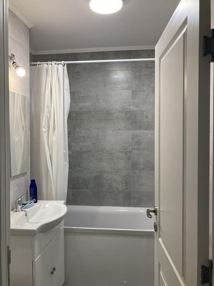 Apartament cu 3 camere semidecomandat în Exterior Vest