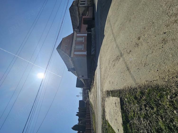 Casă cu 2 camere cu Teren 1377 Mp în Cloașterf