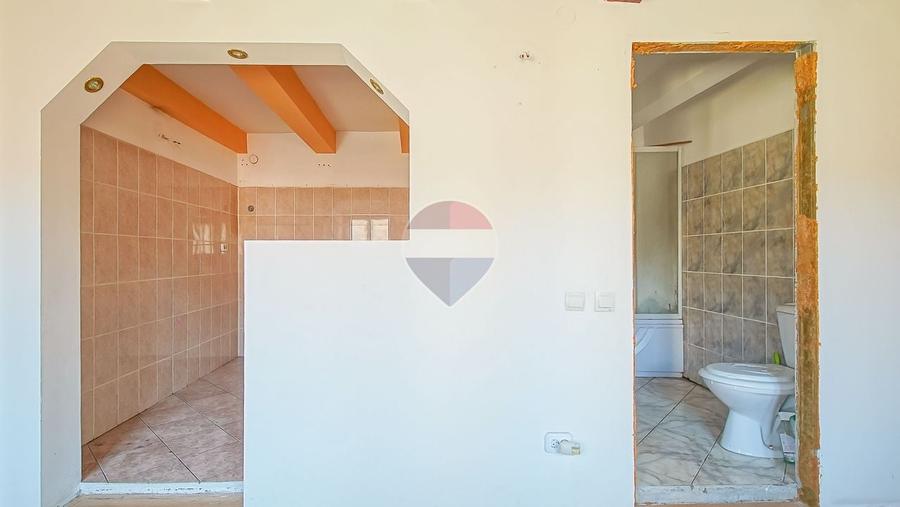 Apartament cu 3 camere nedecomandat în Centrul Istoric