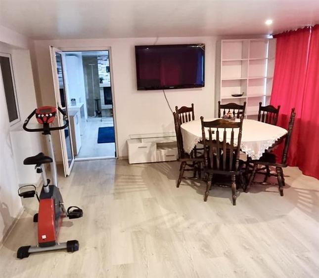Apartament cu 3 camere circular, mobilat în Copou