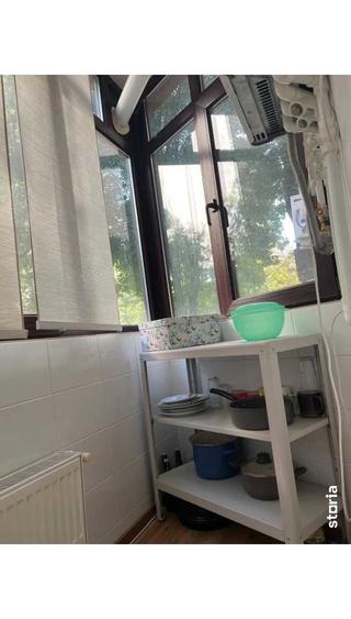 Apartament cu 3 camere decomandat în Exterior Vest
