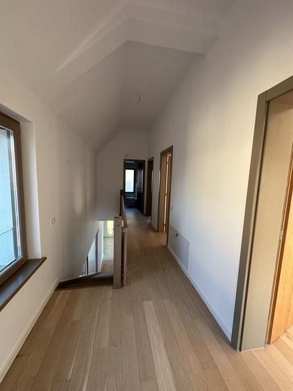 Duplex cu 5 camere cu Canalizare în Exterior Nord