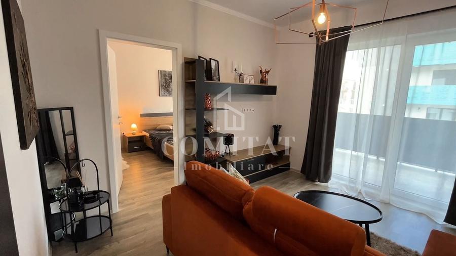 Apartament cu 2 camere semidecomandat, mobilat în Florești