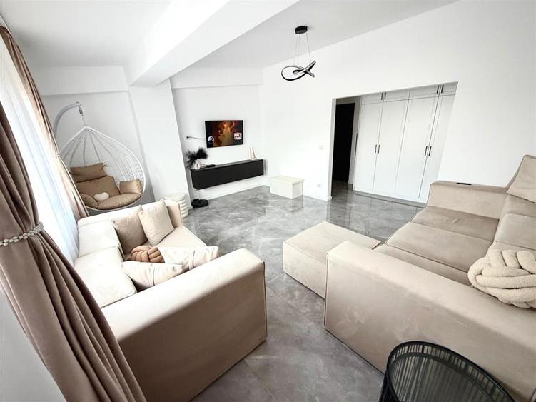 Apartament cu 2 camere decomandat, mobilat în Ipotești