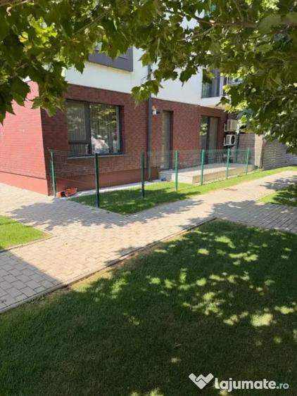 Apartament cu 2 camere decomandat, mobilat în Malu Mare