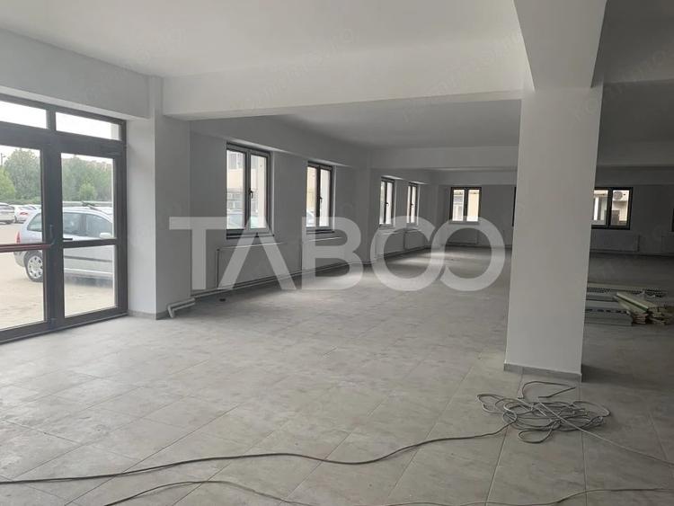 Spațiu comercial, de 600 mp, în Central