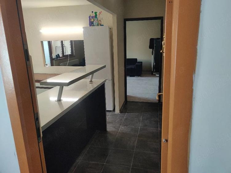 Apartament cu 3 camere decomandat în Micro 2