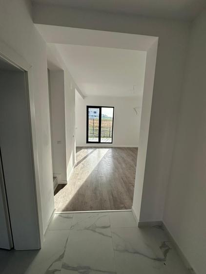 Duplex cu 4 camere cu Teren 190 Mp în Giurgiului