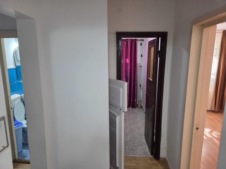 Garsonieră decomandată în Sud