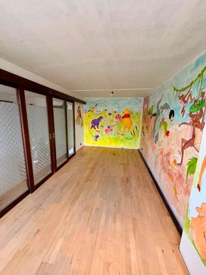 Apartament cu 4 camere semidecomandat în Crângași