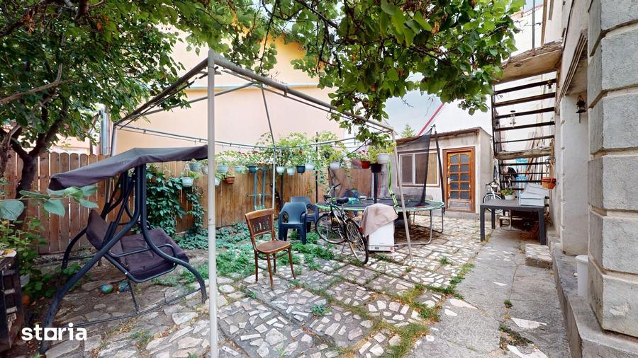 Casă cu Teren 337 Mp în Dămăroaia