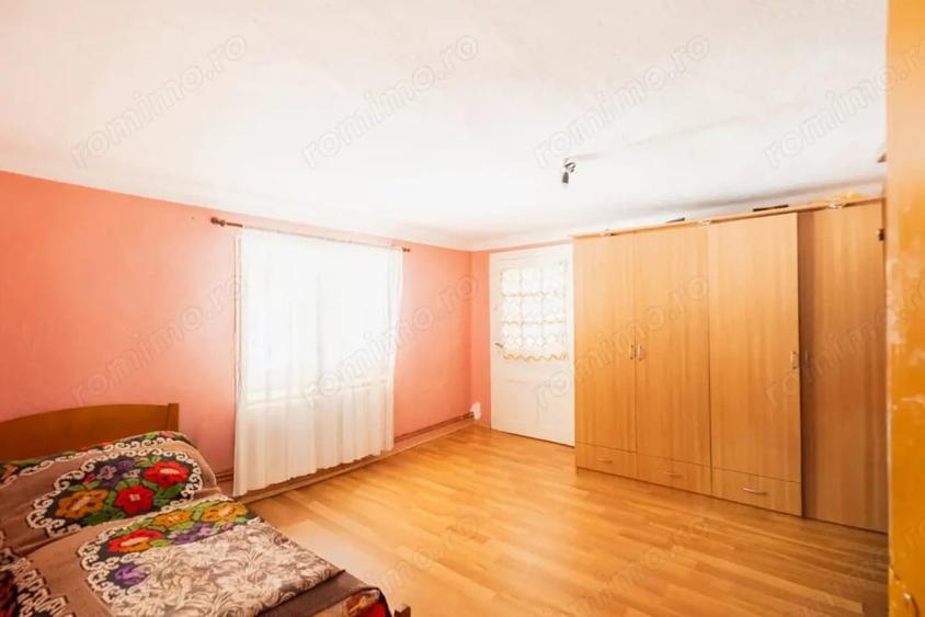 Casă cu Teren 2634 Mp în Jebel