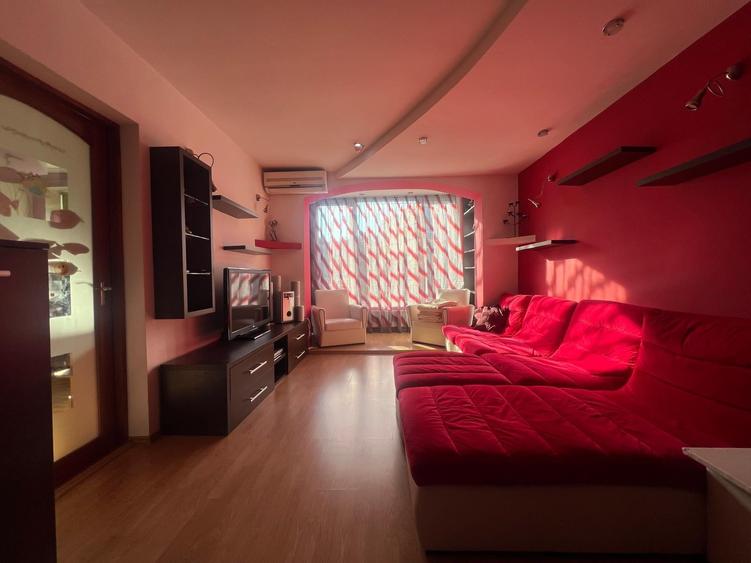 Apartament cu 2 camere decomandat în Central