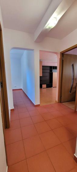 Apartament cu 2 camere decomandat în Drumul Taberei