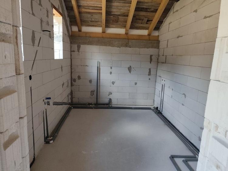 Casă cu 4 camere în Central