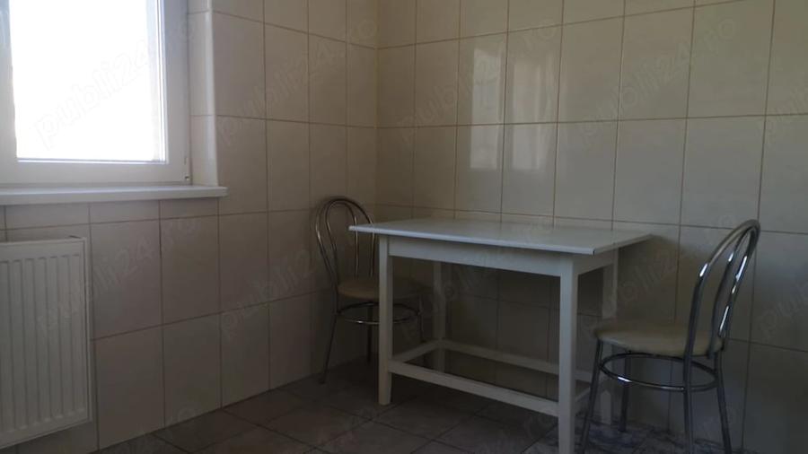 Garsonieră decomandată în Costin Georgian