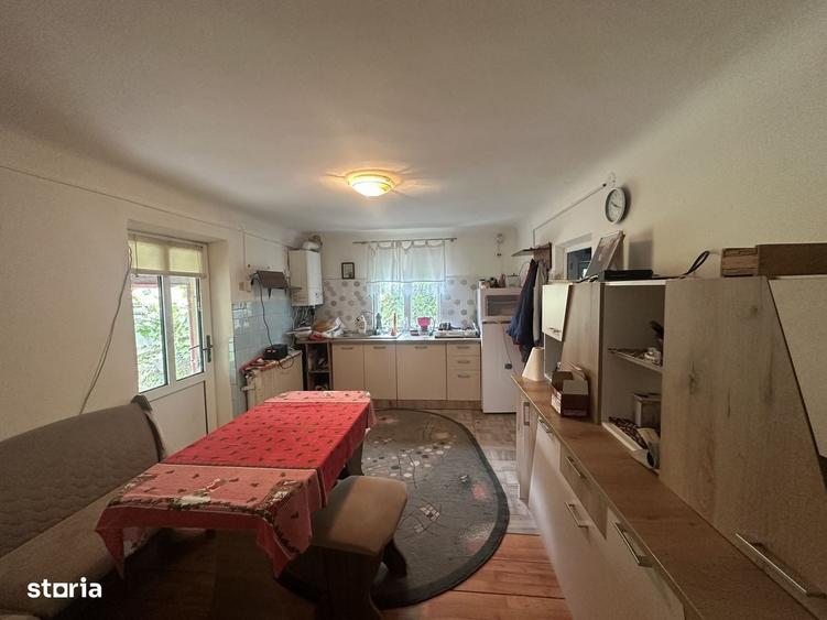 Casă cu 4 camere cu Teren 1498 Mp în Florești