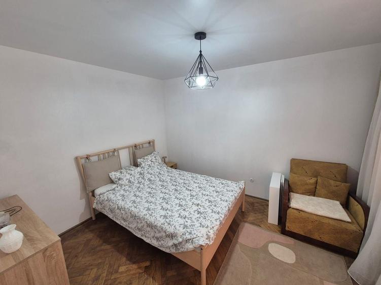 Apartament cu 3 camere circular, mobilat în Faleza Nord