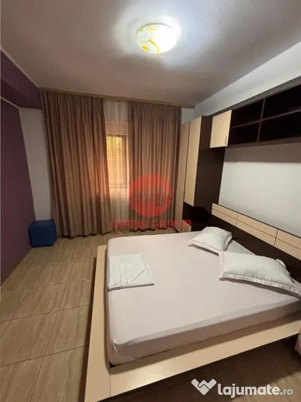 Casă cu 8 camere cu Teren 200 Mp în Central