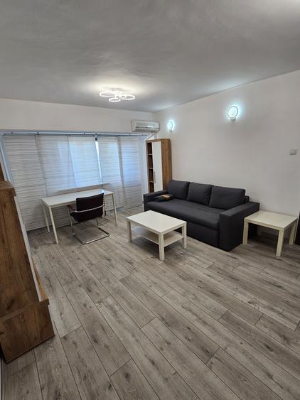 Apartament cu 3 camere, mobilat în Decebal