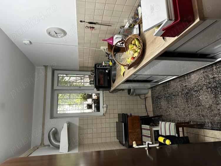 Apartament cu 2 camere decomandat în P-ța Victoriei
