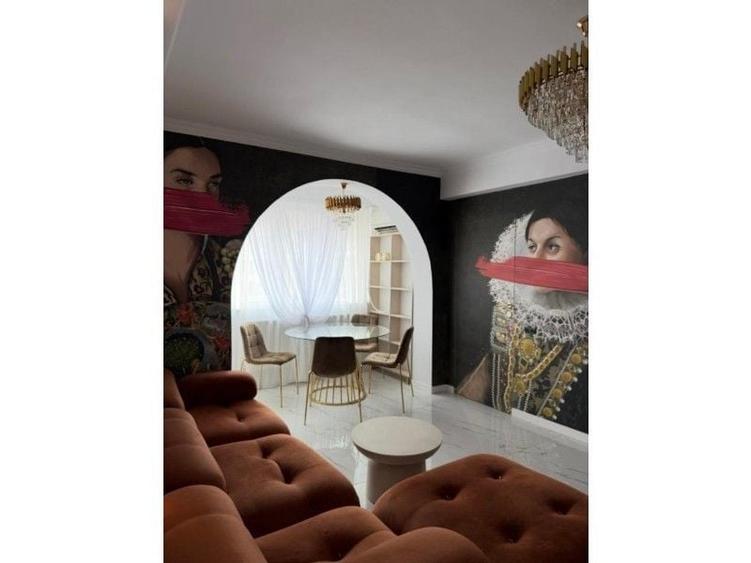 Apartament cu 2 camere decomandat în P-ța Victoriei