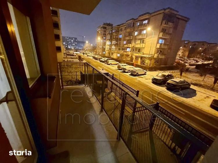 Apartament cu 3 camere semidecomandat în Între Lacuri