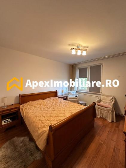 Apartament cu 2 camere semidecomandat în P-ța Rosetti