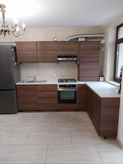Casă cu 4 camere în Giulești