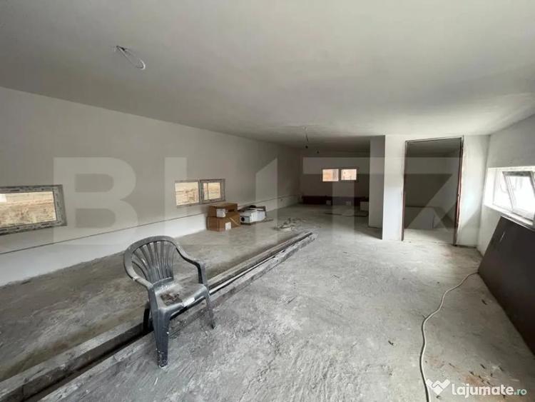 Spațiu comercial, de 900 mp, în Filiași