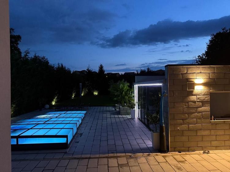 Casă individuală cu 4 camere decomandat cu Canalizare în Lunei