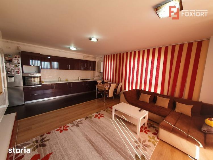 Apartament cu 3 camere, mobilat în Plopi