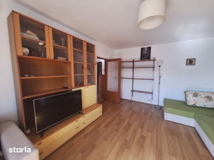 Garsonieră decomandată în Titan