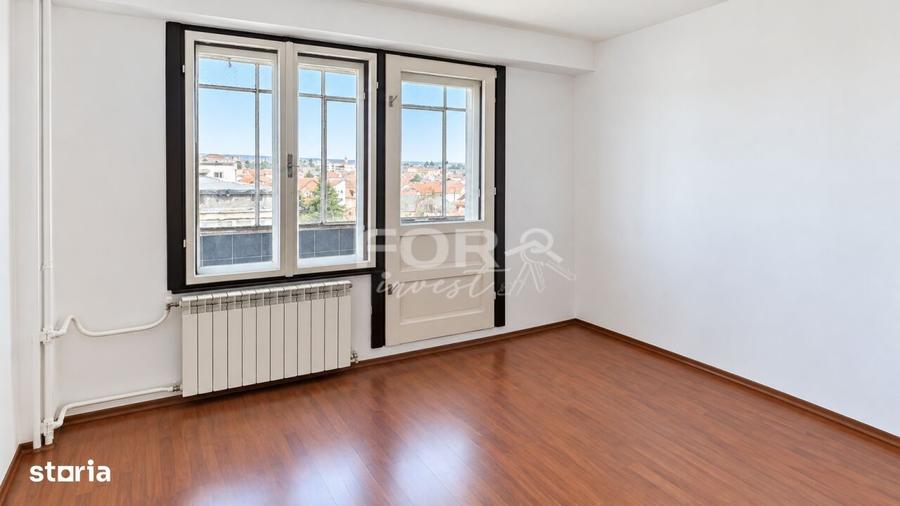 Apartament cu 4 camere decomandat în Cantemir