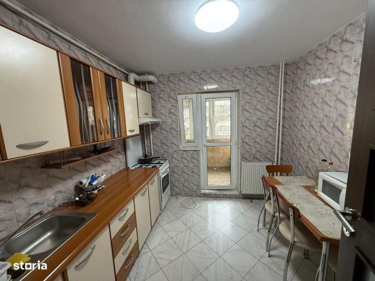 Apartament cu 3 camere decomandat, mobilat în Rahova