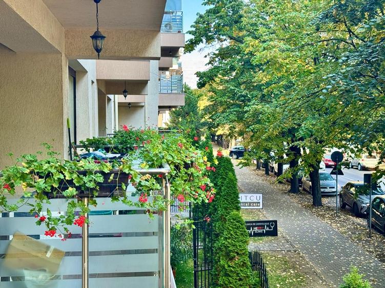 Apartament cu 3 camere decomandat în Copou