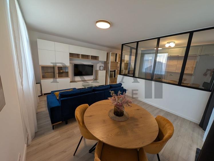 Apartament cu 2 camere decomandat, mobilat în Ultracentral